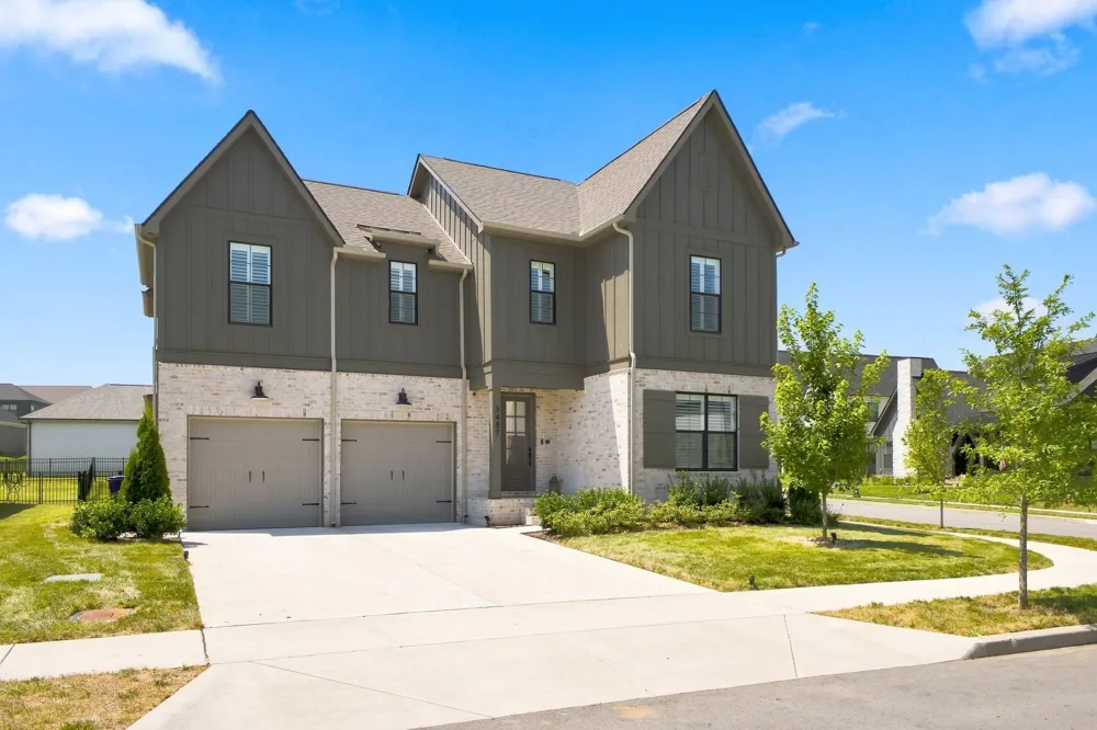 3487 Burgate Trl Thompsons Station, TN 37179