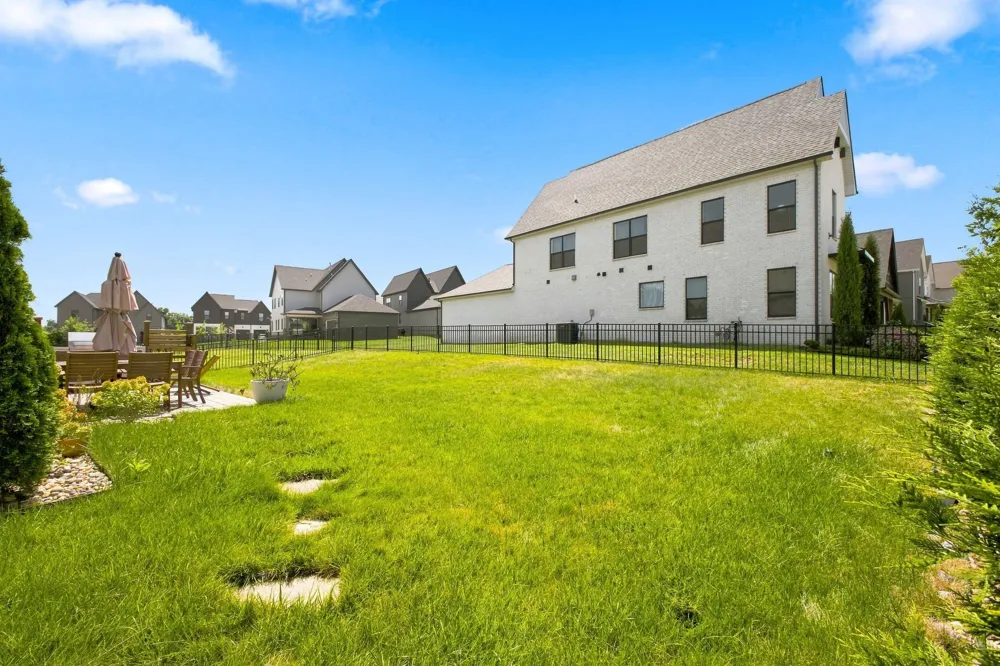 3487 Burgate Trl Thompsons Station, TN 37179