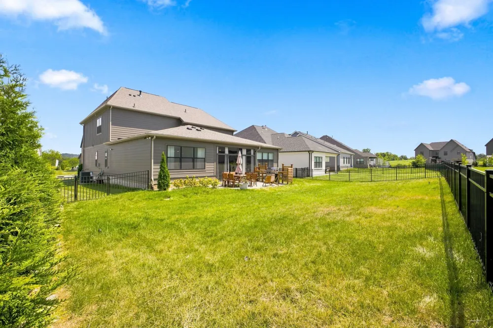 3487 Burgate Trl Thompsons Station, TN 37179