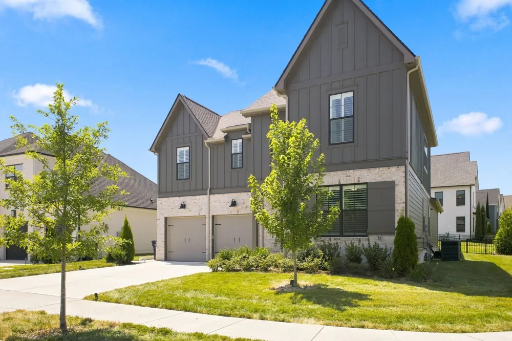 3487 Burgate Trl Thompsons Station, TN 37179