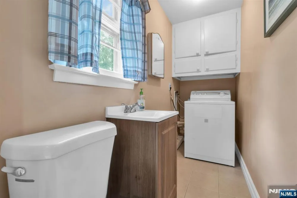 12 Brook Place West Orange, NJ 07052