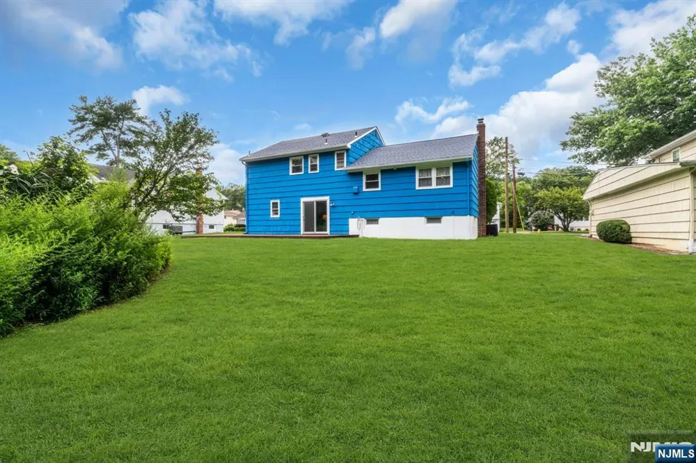 12 Brook Place West Orange, NJ 07052