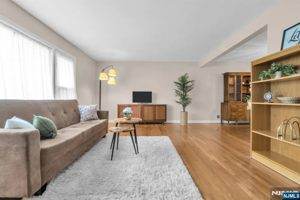 12 Brook Place West Orange, NJ 07052