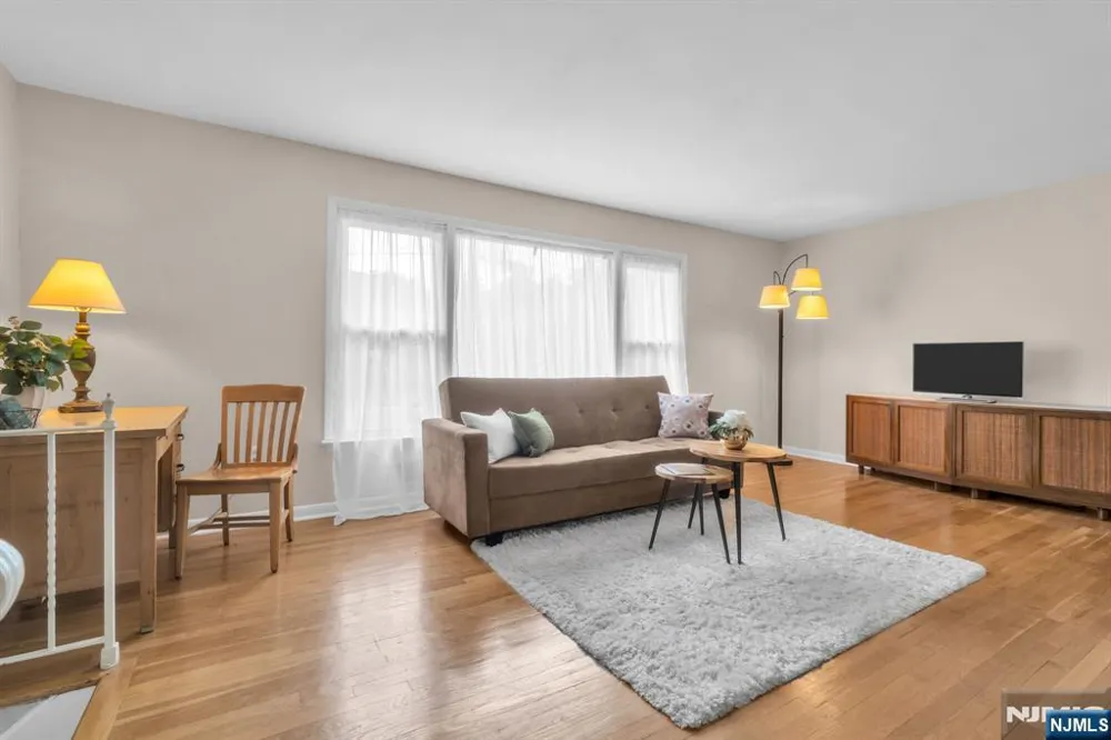 12 Brook Place West Orange, NJ 07052