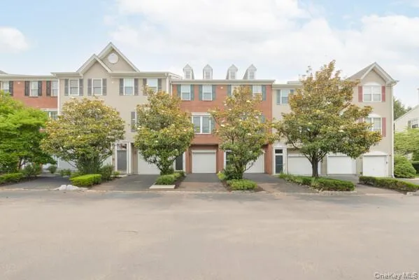35 Meadow Lane #35-Building 8F Nanuet, NY 10954