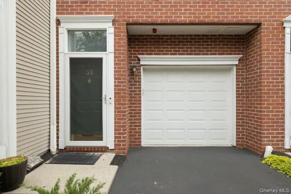 35 Meadow Lane #35-Building 8F Nanuet, NY 10954