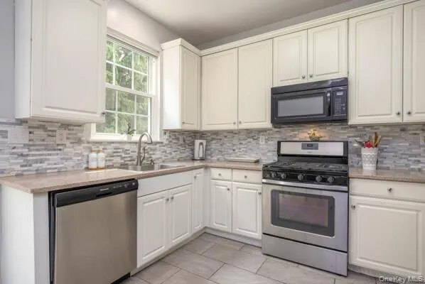 35 Meadow Lane #35-Building 8F Nanuet, NY 10954