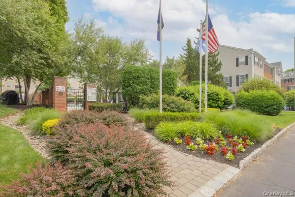 35 Meadow Lane #35-Building 8F Nanuet, NY 10954