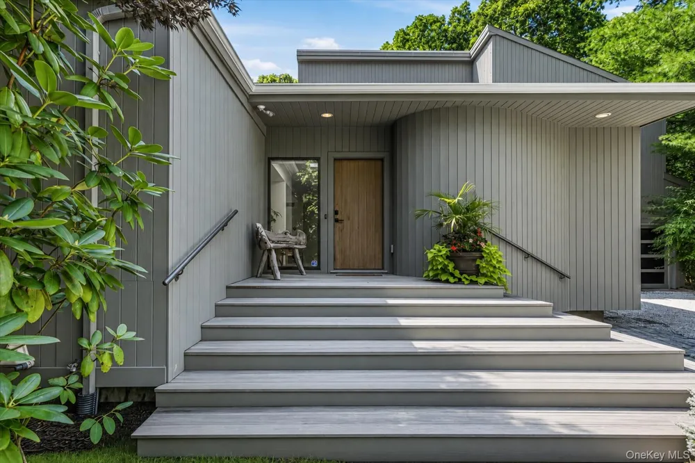 3 Quantuck Bay Lane Westhampton Beach, NY 11978