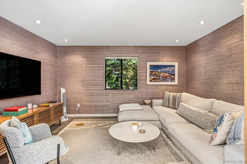 3 Quantuck Bay Lane Westhampton Beach, NY 11978