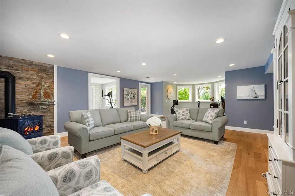 61 High View Road Fishkill, NY 12524
