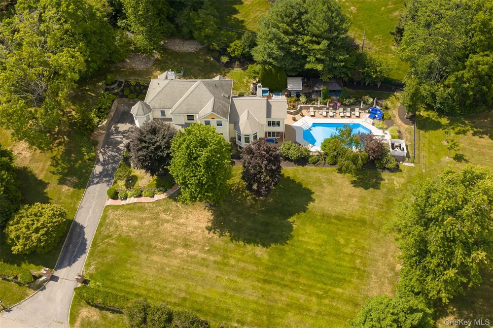 61 High View Road Fishkill, NY 12524