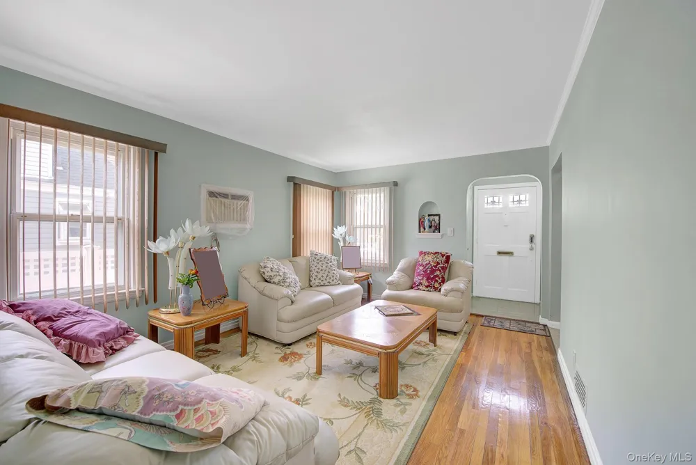409 Saint Agnes Place Franklin Square, NY 11010