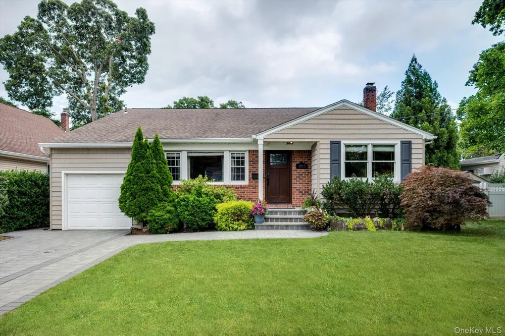 1415 Gaston Street Wantagh, NY 11793