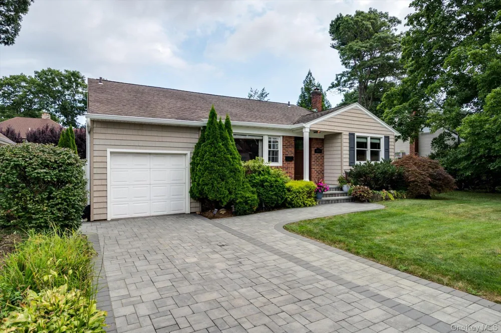1415 Gaston Street Wantagh, NY 11793