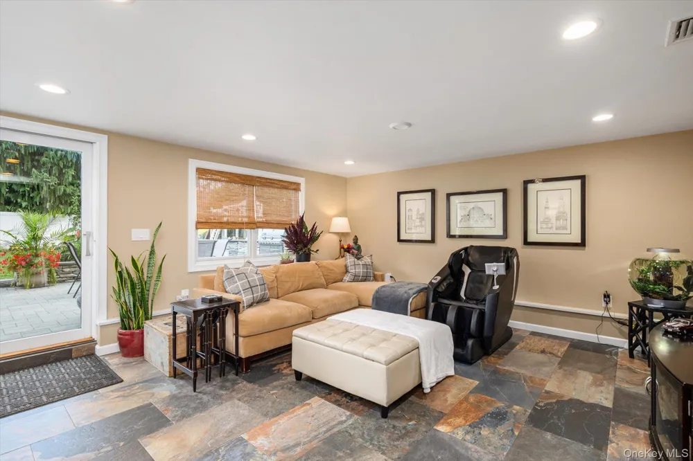 1415 Gaston Street Wantagh, NY 11793