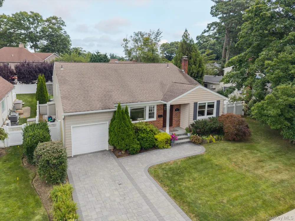 1415 Gaston Street Wantagh, NY 11793