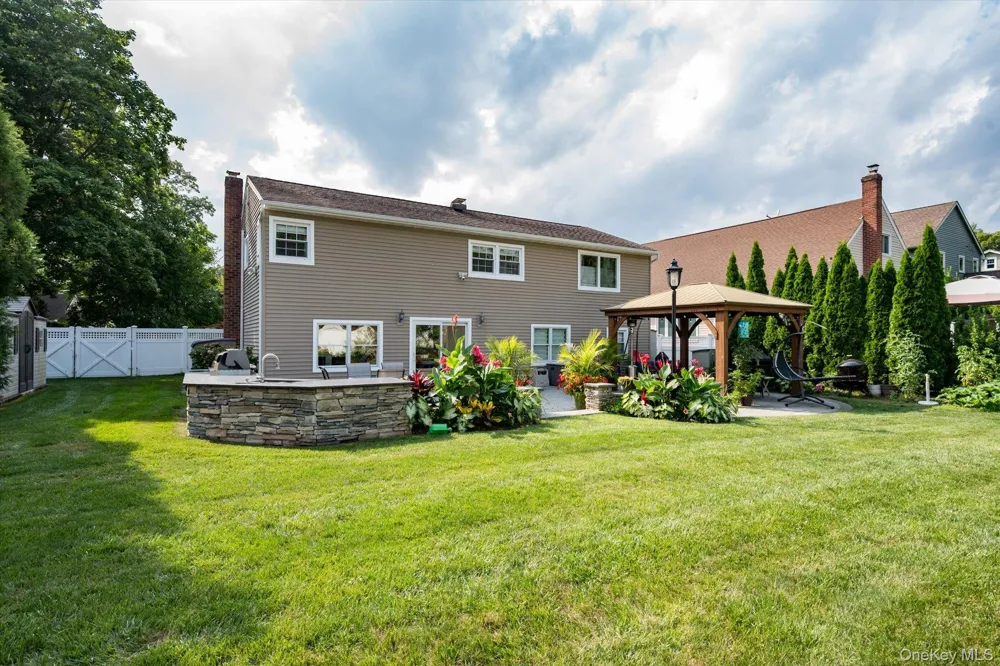 1415 Gaston Street Wantagh, NY 11793