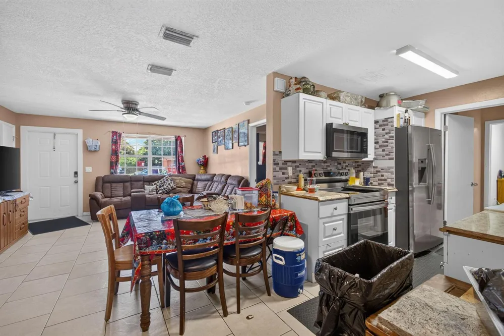 3408 Avenue H W West Palm Beach, FL 33404