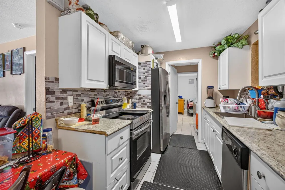 3408 Avenue H W West Palm Beach, FL 33404