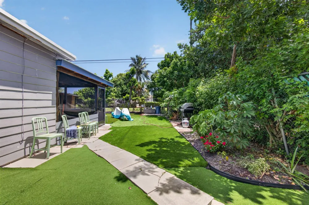 3408 Avenue H W West Palm Beach, FL 33404