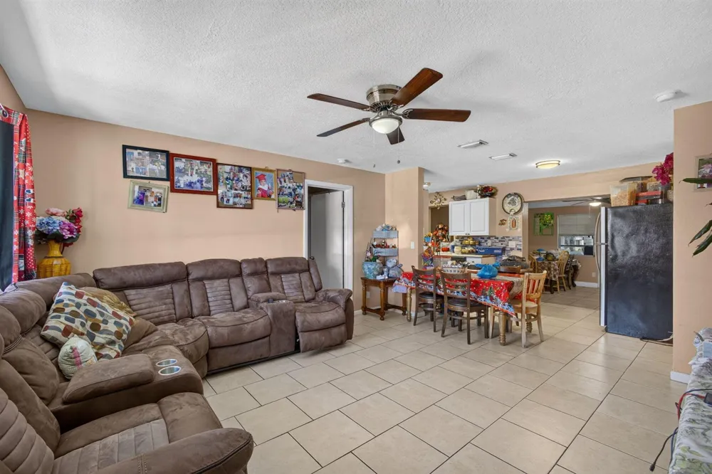 3408 Avenue H W West Palm Beach, FL 33404