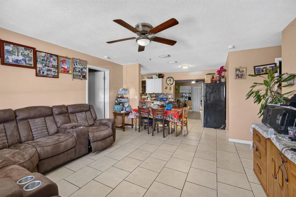 3408 Avenue H W West Palm Beach, FL 33404