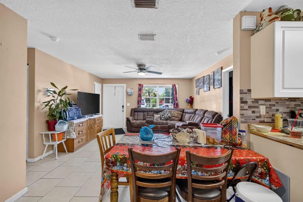 3408 Avenue H W West Palm Beach, FL 33404
