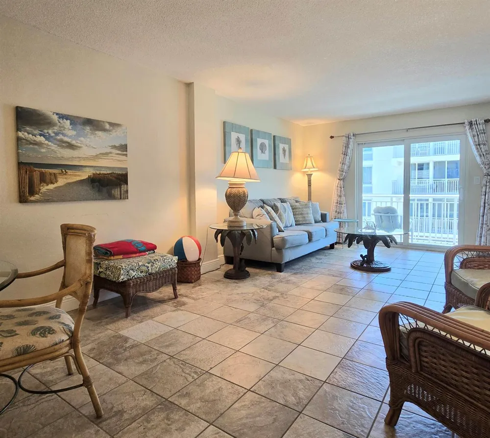 1161 Hillsboro Mile #506 Hillsboro Beach, FL 33062