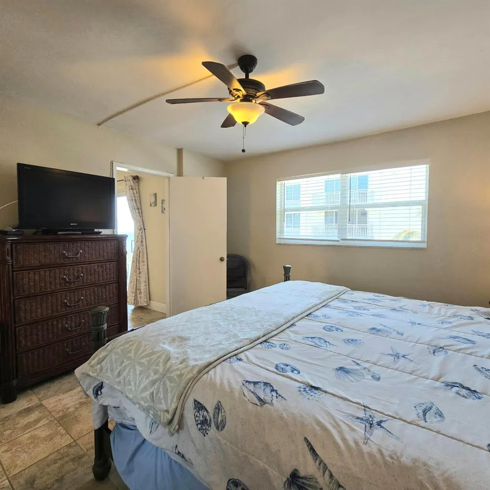 1161 Hillsboro Mile #506 Hillsboro Beach, FL 33062