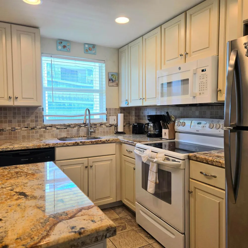 1161 Hillsboro Mile #506 Hillsboro Beach, FL 33062