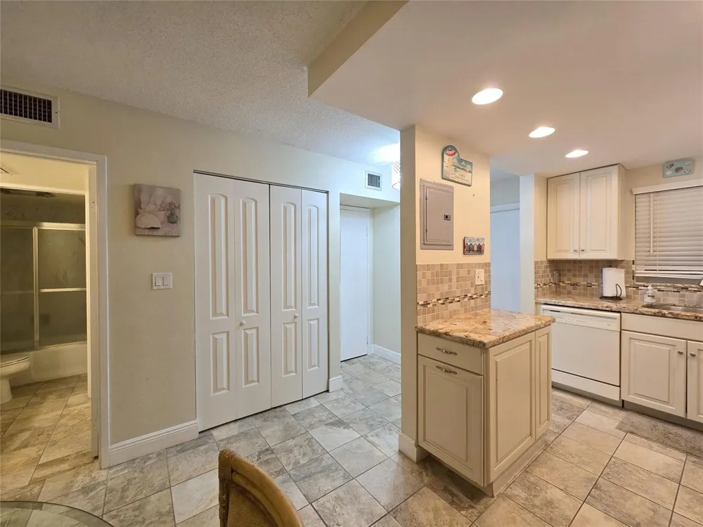 1161 Hillsboro Mile #506 Hillsboro Beach, FL 33062