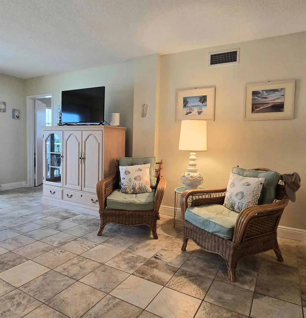 1161 Hillsboro Mile #506 Hillsboro Beach, FL 33062