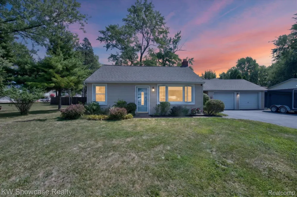 923 Sarena Avenue Waterford Charter Township, MI 48327
