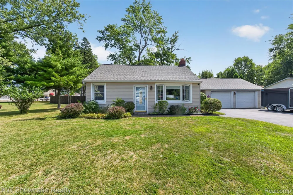 923 Sarena Avenue Waterford Charter Township, MI 48327