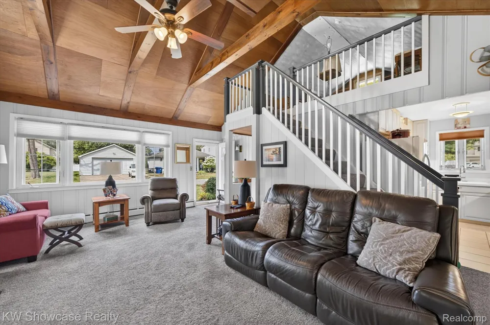923 Sarena Avenue Waterford Charter Township, MI 48327