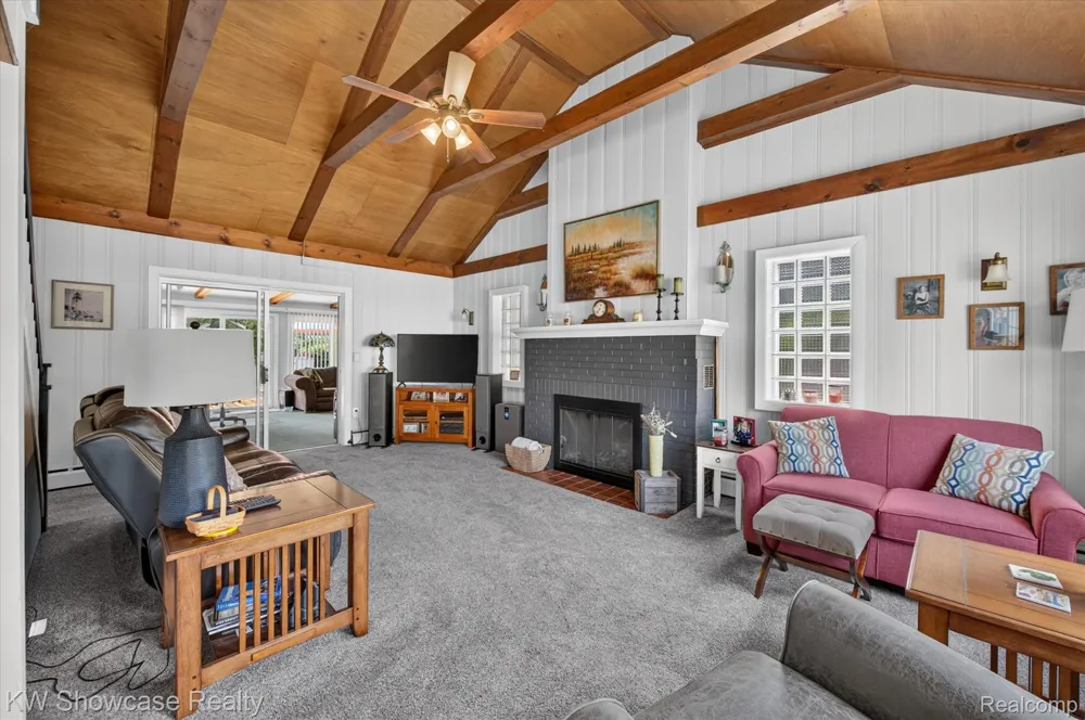923 Sarena Avenue Waterford Charter Township, MI 48327