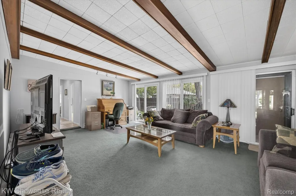 923 Sarena Avenue Waterford Charter Township, MI 48327