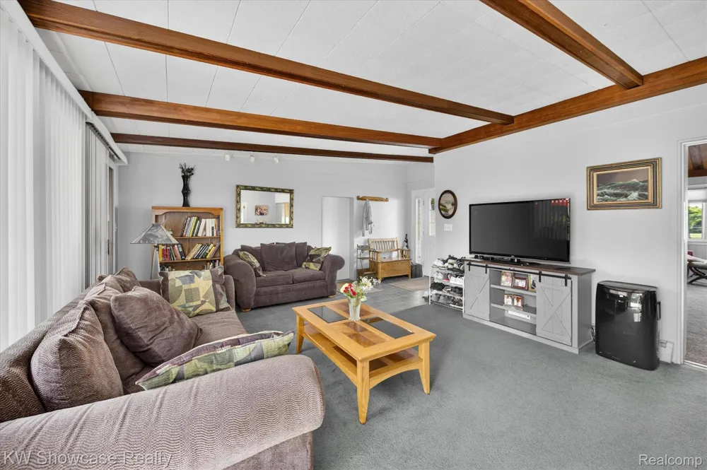 923 Sarena Avenue Waterford Charter Township, MI 48327