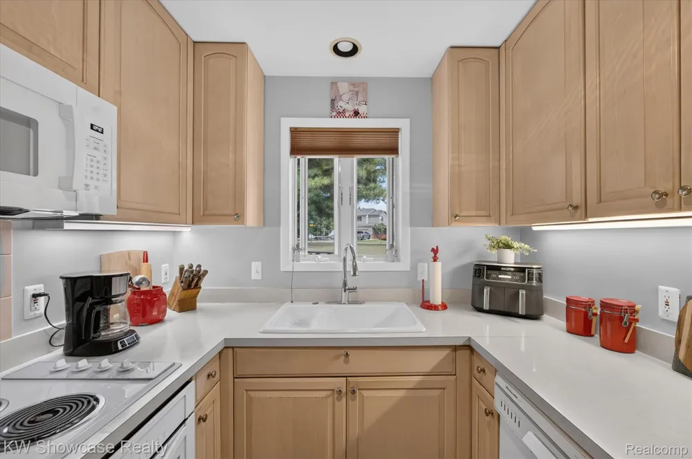 923 Sarena Avenue Waterford Charter Township, MI 48327
