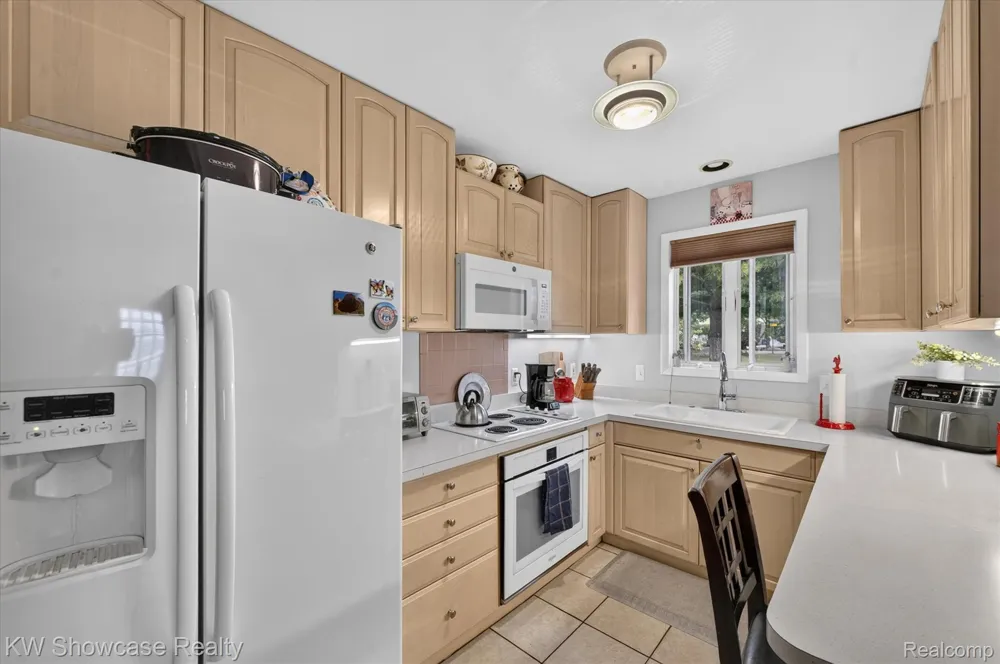 923 Sarena Avenue Waterford Charter Township, MI 48327