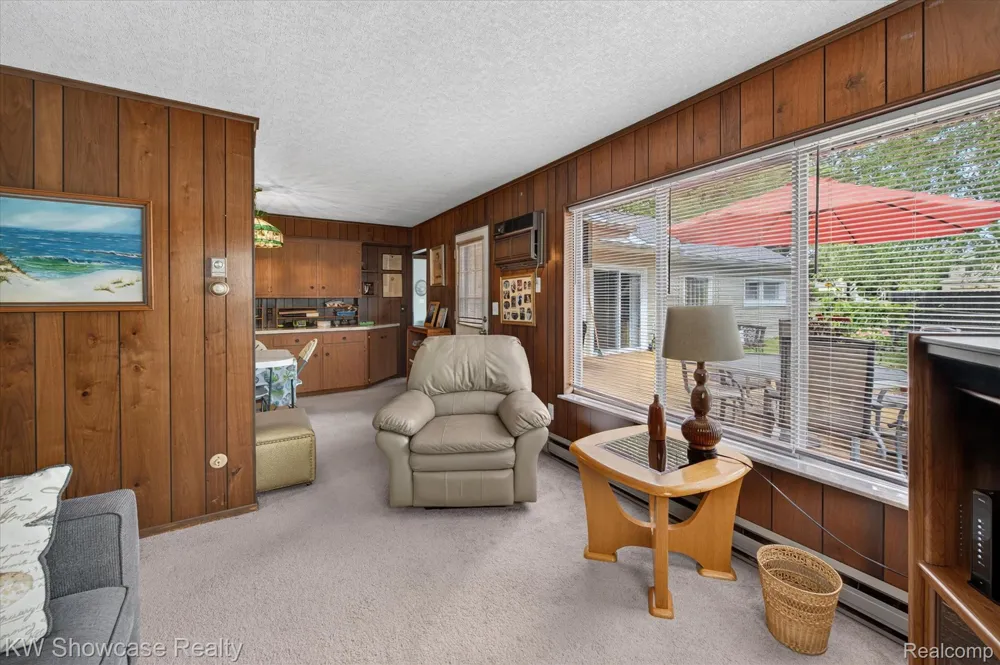 923 Sarena Avenue Waterford Charter Township, MI 48327