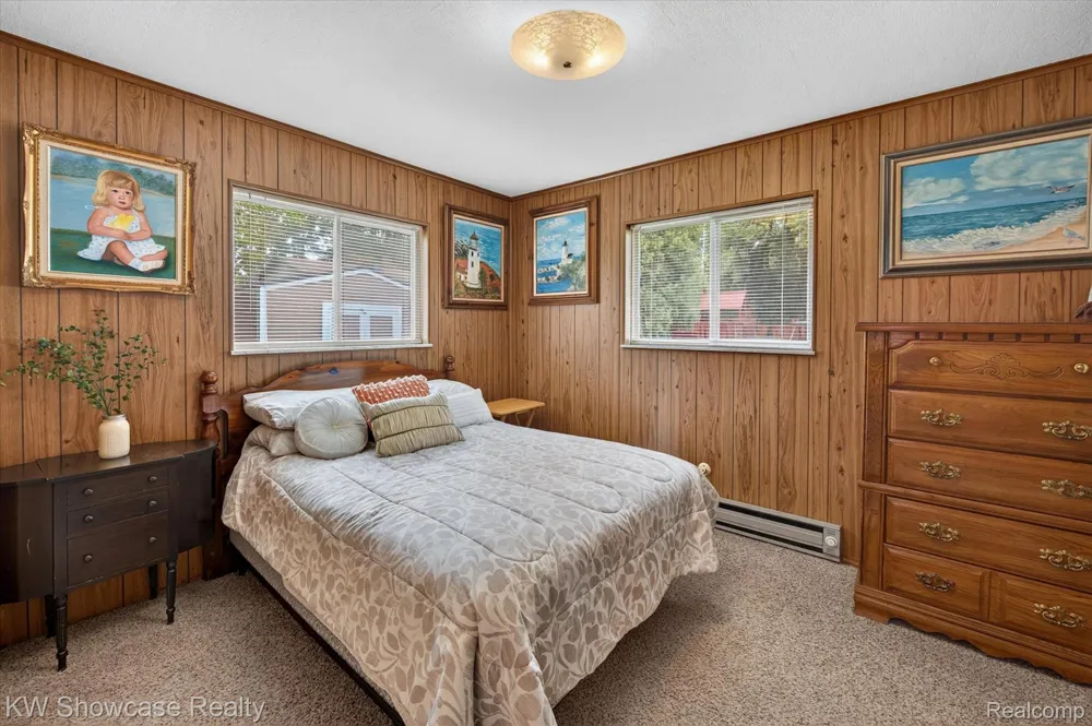 923 Sarena Avenue Waterford Charter Township, MI 48327