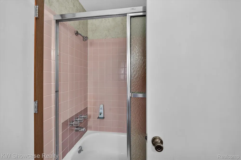 923 Sarena Avenue Waterford Charter Township, MI 48327