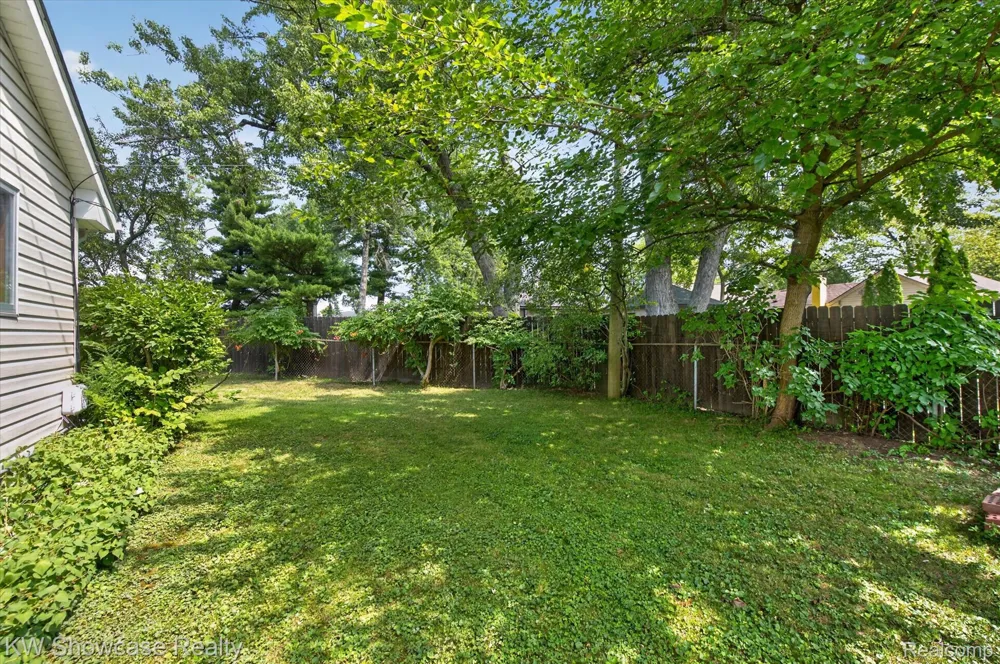 923 Sarena Avenue Waterford Charter Township, MI 48327