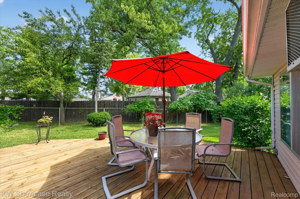 923 Sarena Avenue Waterford Charter Township, MI 48327