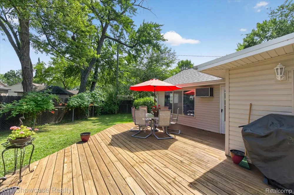 923 Sarena Avenue Waterford Charter Township, MI 48327