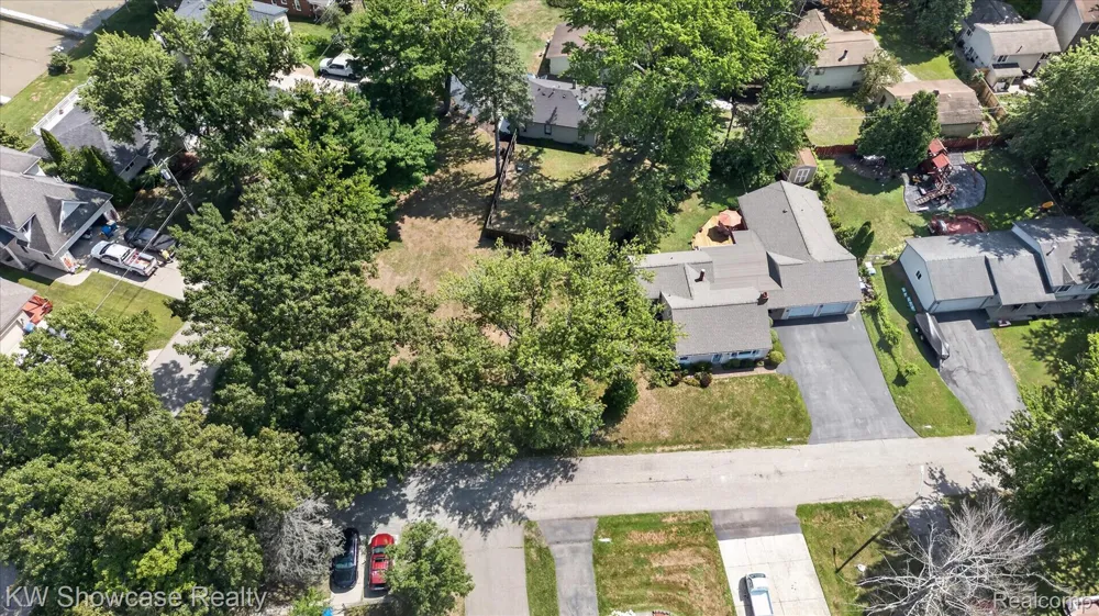 923 Sarena Avenue Waterford Charter Township, MI 48327