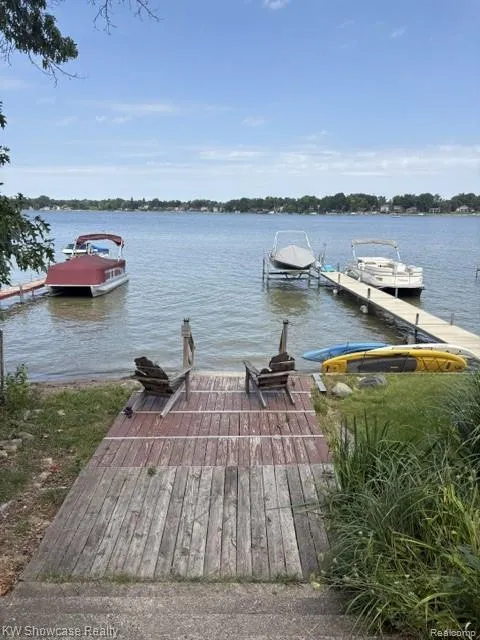 923 Sarena Avenue Waterford Charter Township, MI 48327