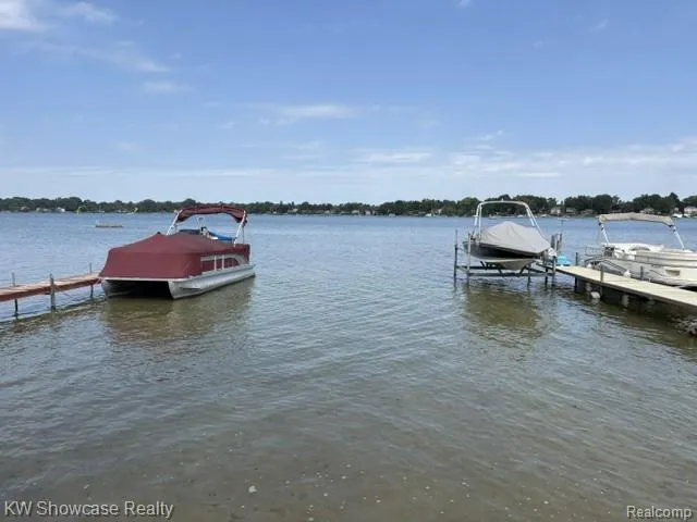 923 Sarena Avenue Waterford Charter Township, MI 48327